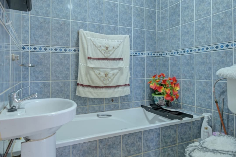 2 Bedroom Property for Sale in Algoa Park Eastern Cape